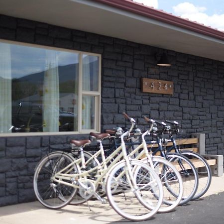 Spoke And Vine Motel Palisade Екстериор снимка