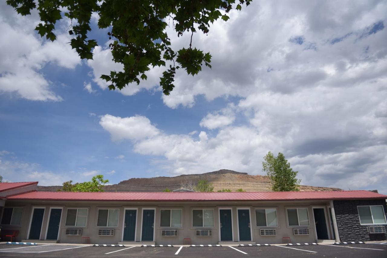 Spoke And Vine Motel Palisade Екстериор снимка